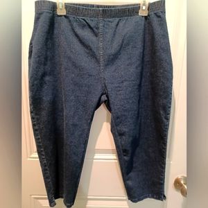 NWOT REAL SIZE NAVY XL DENIM CAPRIS!